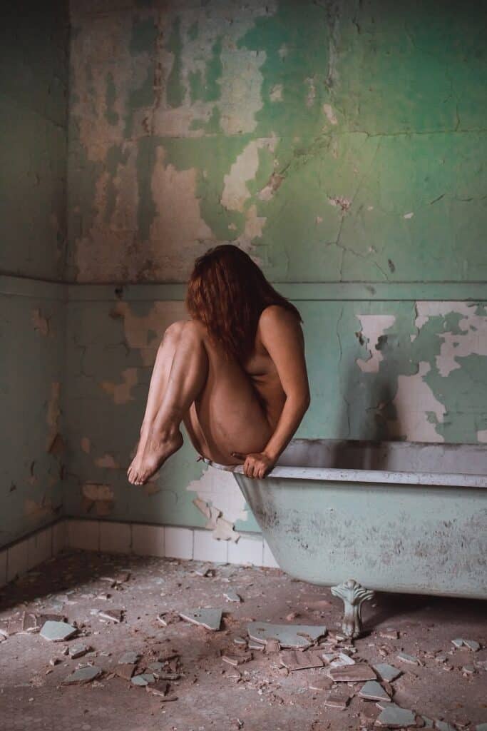 Abandoned America Intimate Portrait Photography By Justin Sellers Fern 1