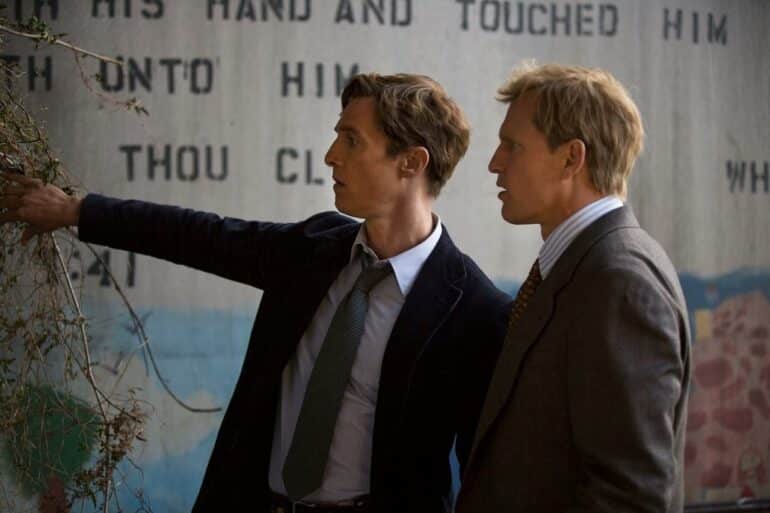 Matthew McConaughey et Woody Harrelson dans HBO True Detective